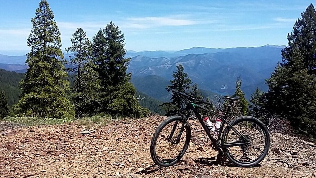 What a beautiful sight. The view isn't bad either. If you look right above the seat of my bike you'll see Applegate Lake.